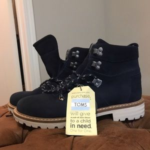 Toms women’s boots brand new!